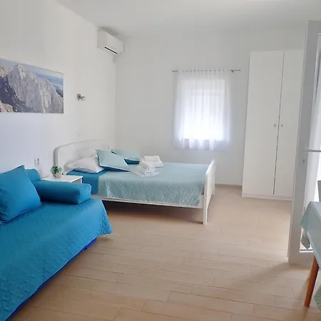 Apartment With Parking Space Starigrad, Paklenica - 25510