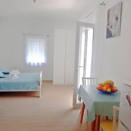 Appartamento With Parking Space Starigrad, Paklenica - 25510 *