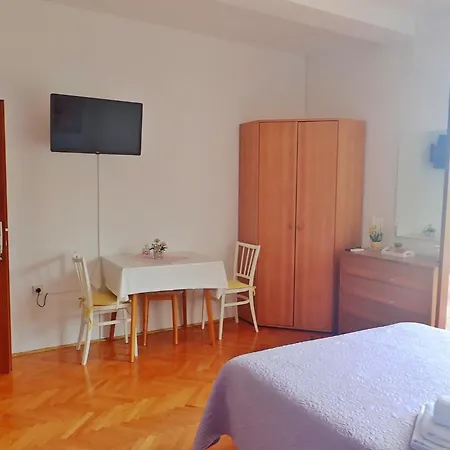 Appartamento With Parking Space Starigrad, Paklenica - 25510 Starigrad Paklenica